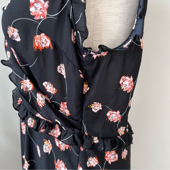 Who What Wear Floral Ruffle MIDI Dress - Picture 4 of 8